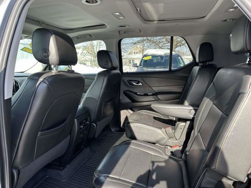Used 2019 Chevrolet Traverse LT w/ LT Premium Package AWD/4WD image 9