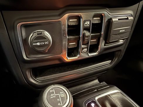 Used 2023 Jeep Wrangler Sahara w/ Cold Weather Group image 34