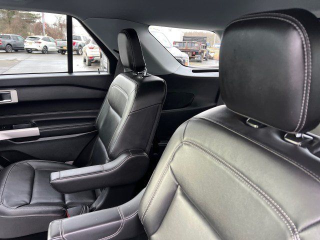 Certified 2022 Ford Explorer XLT w/ Equipment Group 202A AWD/4WD image 26