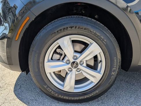 Used 2023 Kia Sorento LX image 6