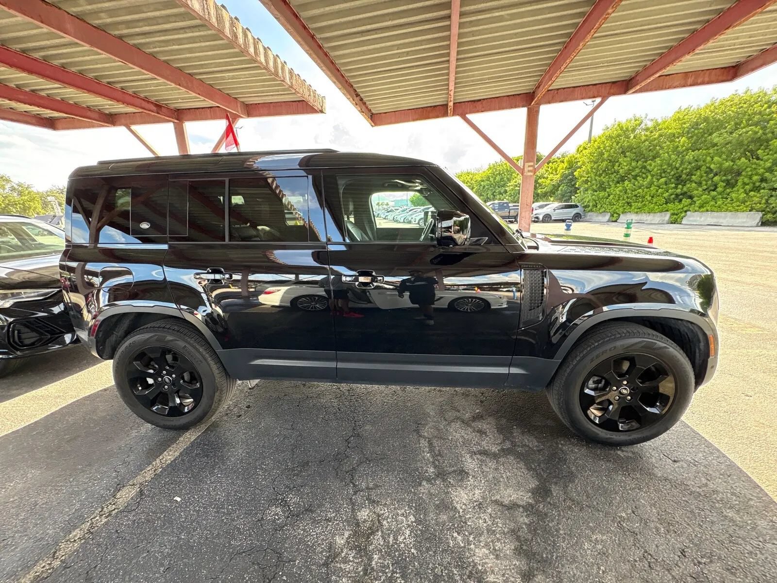 Used 2023 Land Rover Defender 110 S AWD/4WD image 8