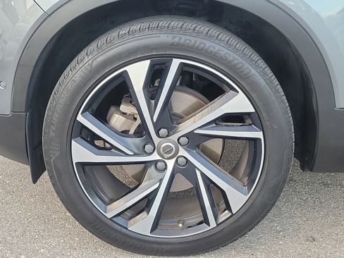 Used 2019 Volvo XC40 T5 R-Design image 8