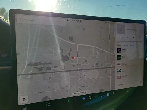 Used 2022 Tesla Model X Plaid AWD/4WD image 4