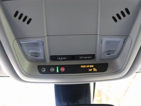 Used 2025 Chevrolet Blazer LT image 27