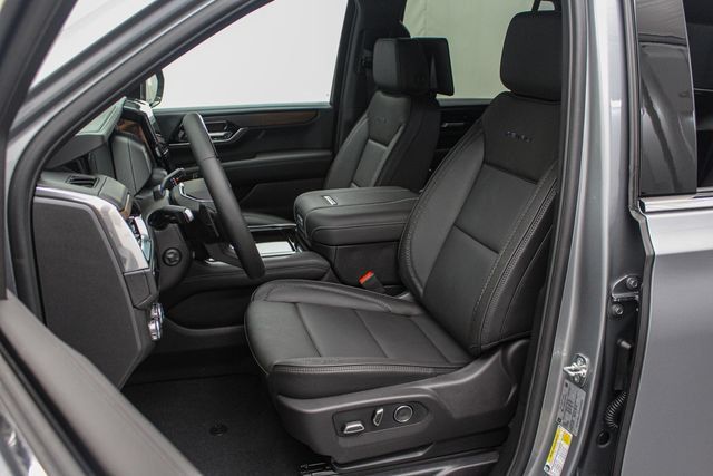 New 2026 GMC Yukon Denali w/ Denali Reserve Package AWD/4WD image 11