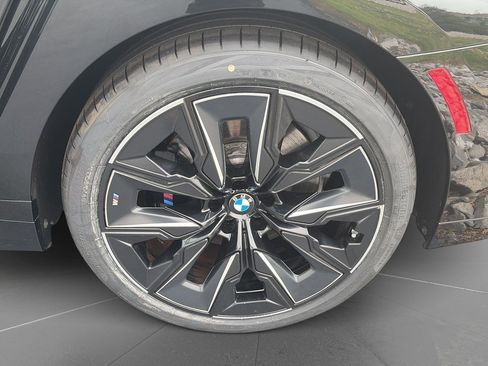 Used 2023 BMW 740i RWD image 11
