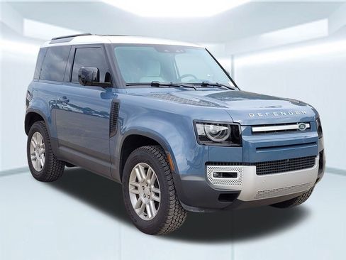 Used 2025 Land Rover Defender 90 S image 8