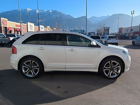 Used 2011 Ford Edge Sport w/ Driver Entry Pkg image 2