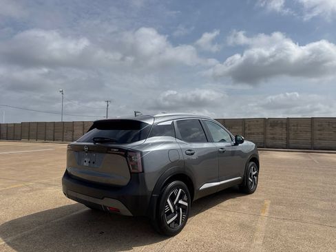 Certified 2025 Nissan Kicks SV w/ SV Premium Package FWD image 20