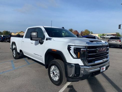 New 2026 GMC Sierra 2500 SLE w/ SLE Value Package; image 4