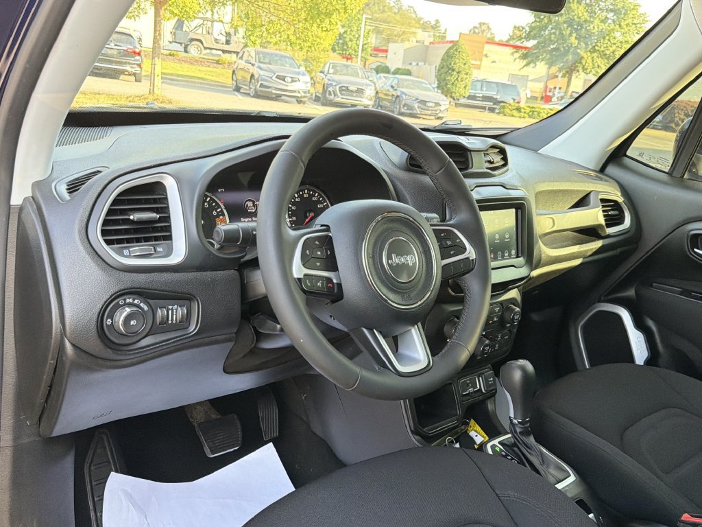 Used 2021 Jeep Renegade Latitude FWD image 10
