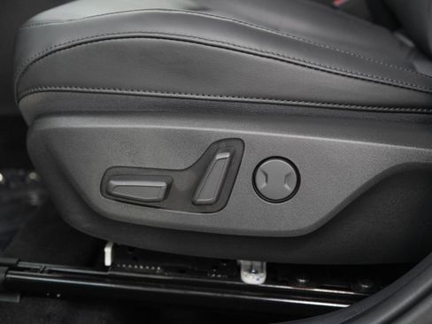 Used 2024 Kia Niro EX w/ EX Cold Weather Package FWD image 26