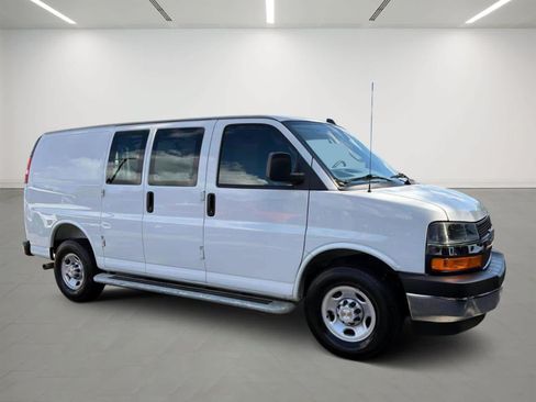 Used 2025 Chevrolet Express 2500 w/ Driver Convenience Package RWD image 6