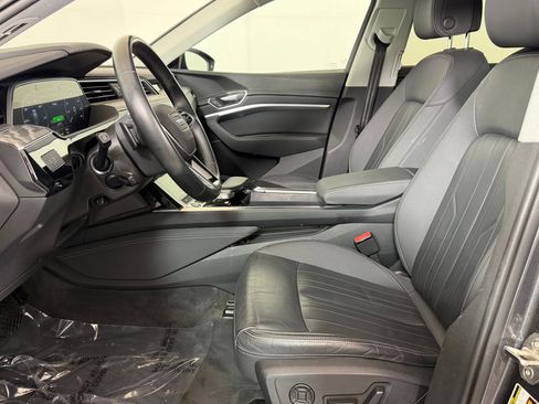 Certified 2022 Audi e-tron Premium AWD/4WD image 5