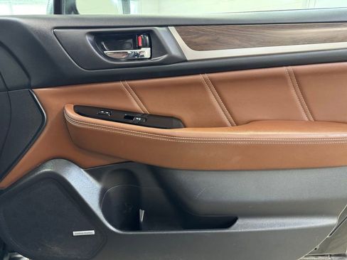 Used 2017 Subaru Outback 3.6R Touring image 29