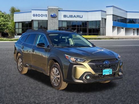 Used 2025 Subaru Outback Premium AWD/4WD image 1