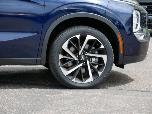 Used 2022 Mitsubishi Outlander SE AWD/4WD image 7