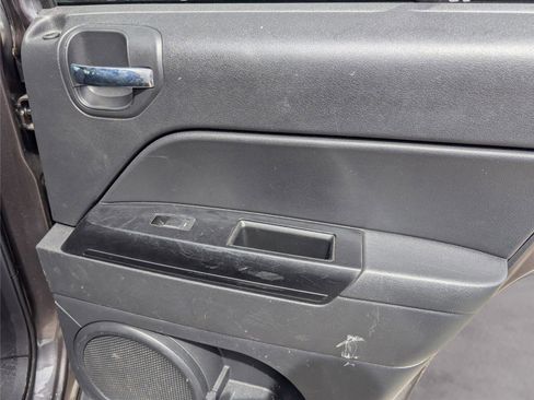 Used 2016 Jeep Patriot Sport w/ Power Value Group image 31