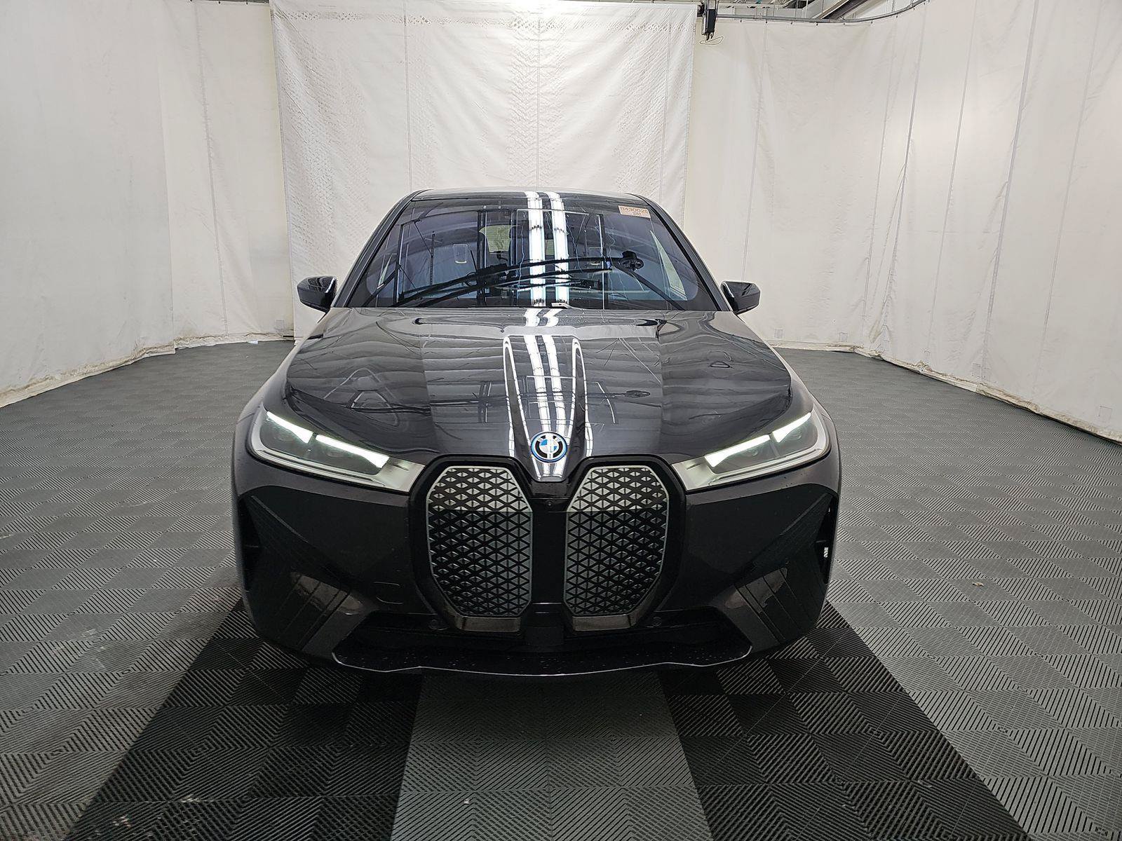 Certified 2024 BMW iX xDrive50 w/ Premium Package AWD/4WD image 2