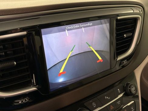 Used 2018 Chrysler Pacifica Touring-L w/ Premium Audio Group image 26