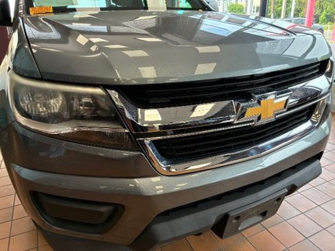 Used 2019 Chevrolet Colorado W/T RWD image 2