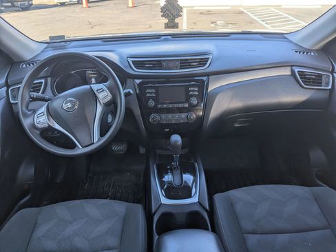 Used 2016 Nissan Rogue S image 9