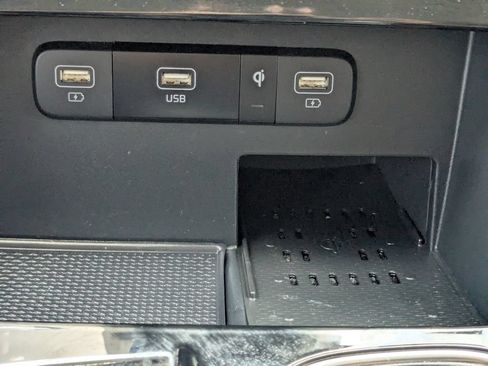 Used 2024 Kia Carnival SX FWD image 32