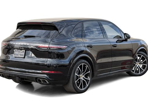 Used 2019 Porsche Cayenne Turbo image 8
