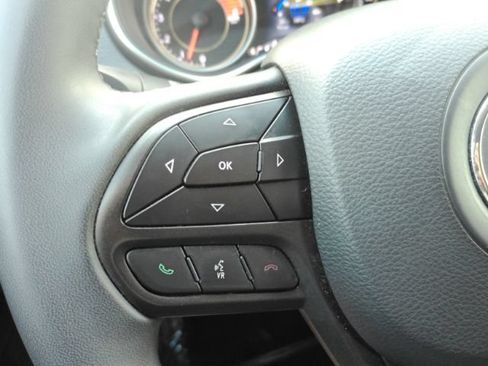 Used 2020 Jeep Cherokee Trailhawk AWD/4WD image 34