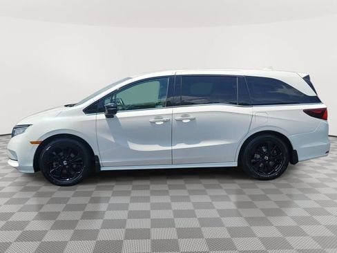Used 2023 Honda Odyssey Sport image 3
