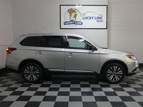 Used 2020 Mitsubishi Outlander SE image 6
