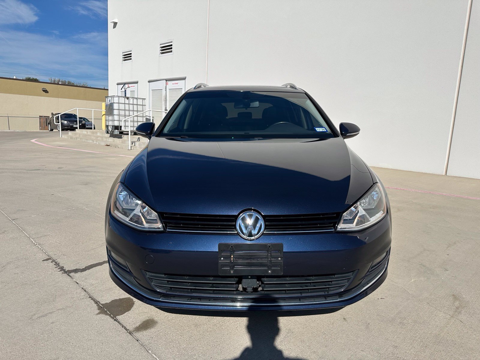 Used 2017 Volkswagen Golf SEL FWD image 2