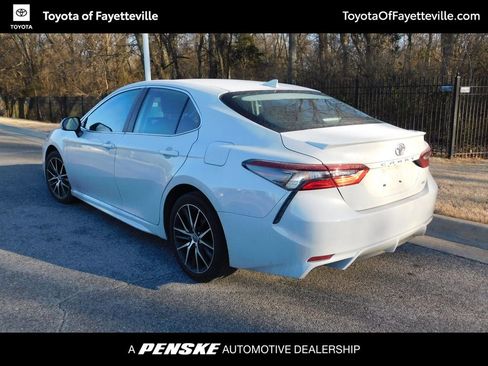 Used 2024 Toyota Camry SE image 9