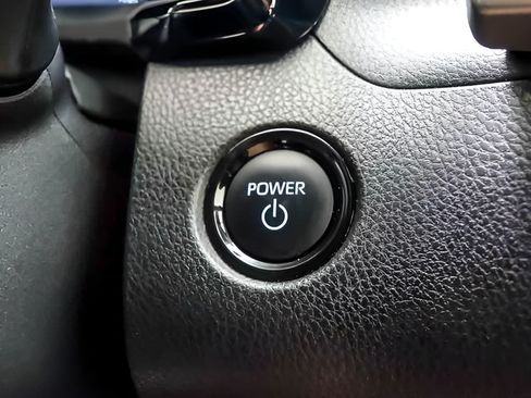Used 2025 Toyota Camry SE FWD image 13