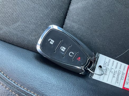 Used 2022 Chevrolet Trax LT w/ Sport Edition image 37