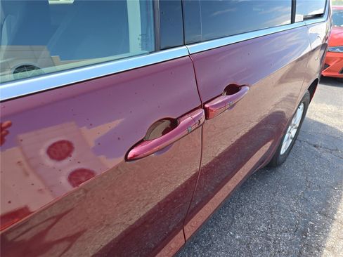 Used 2023 Chrysler Voyager LX FWD image 12