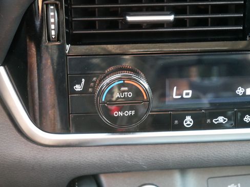 Certified 2023 Nissan Rogue SL AWD/4WD image 31