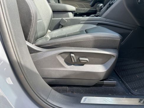 Used 2022 Volkswagen Atlas Cross Sport SEL R-Line image 35