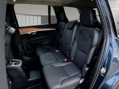 Used 2025 Volvo XC90 T8 Plus w/ Protection Package Premier AWD/4WD image 26