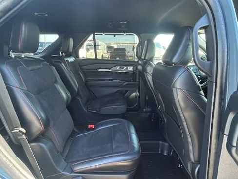 Certified 2025 Ford Explorer ST RWD image 13