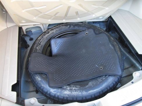 Used 2011 Toyota Venza AWD image 6