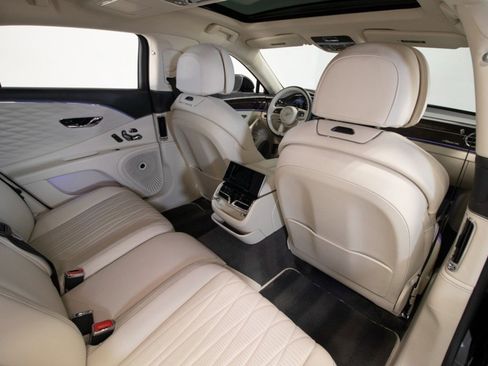 Used 2023 Bentley Flying Spur Azure image 64