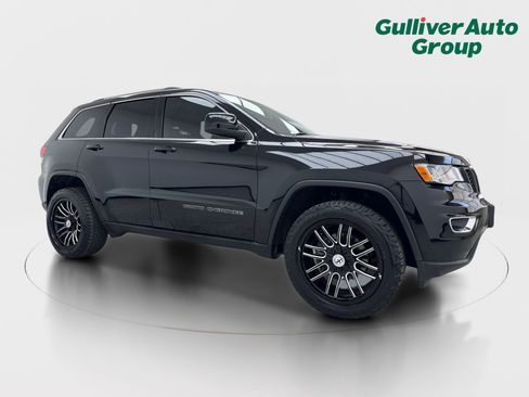 Used 2018 Jeep Grand Cherokee Laredo AWD/4WD image 12