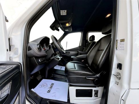 Used 2023 Mercedes-Benz Sprinter 2500 image 22