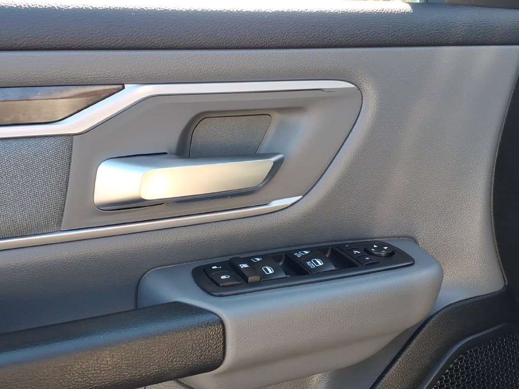 Used 2020 RAM 1500 Big Horn AWD/4WD image 4