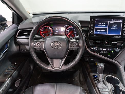 Used 2024 Toyota Camry XSE image 11