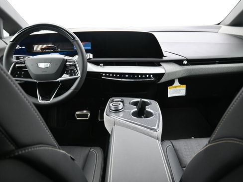 New 2025 Cadillac Optiq Luxury 2 w/ LPO, Floor Liner Package image 9