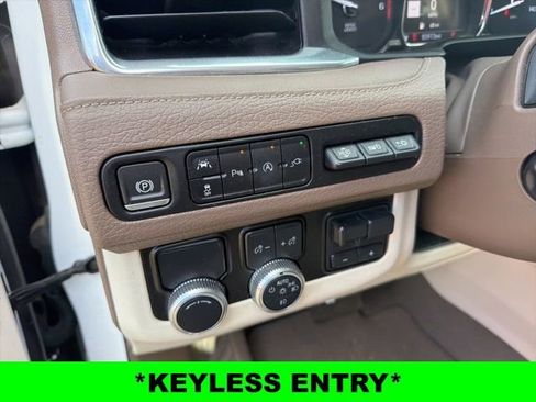 Used 2021 GMC Yukon Denali w/ Denali Premium Package image 20