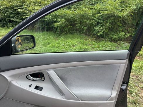 Used 2008 Toyota Camry LE FWD image 25