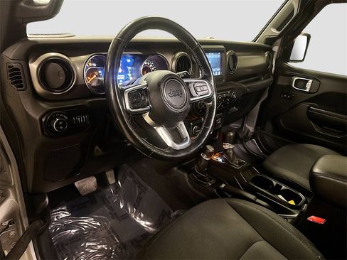 Used 2020 Jeep Gladiator Sport w/ Quick Order Package 24S image 9